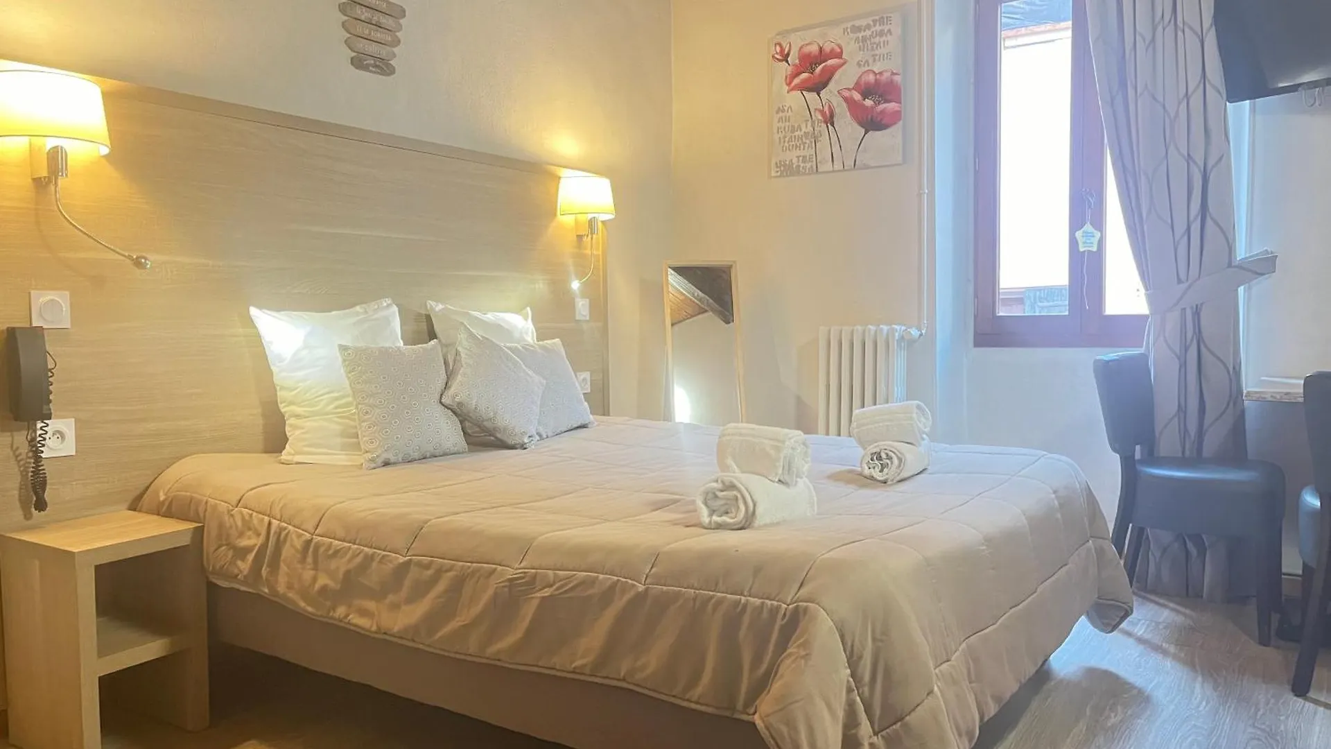 **  Hotel Du Cheval Blanc Barcelonnette France